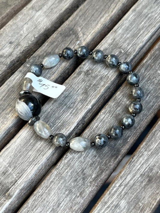 Stretch Bracelet with Buffalo Horn and Labradorite