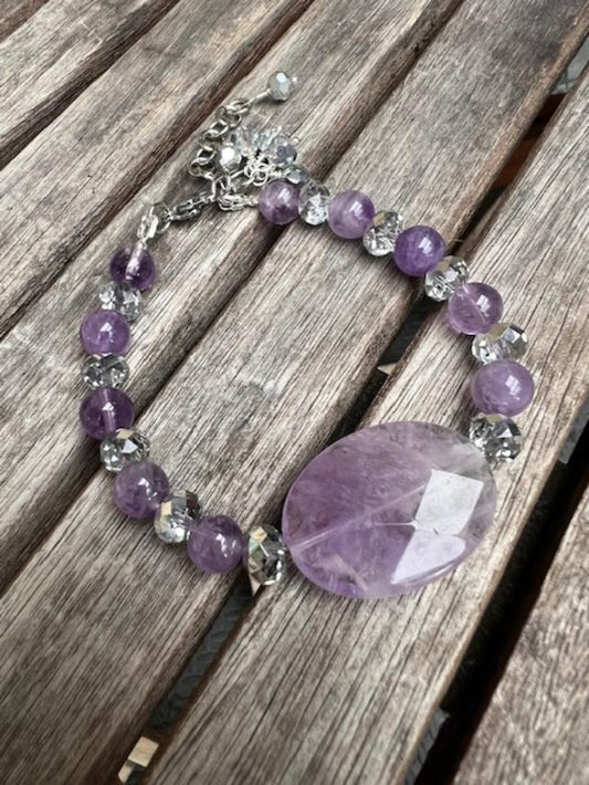 Bracelet with Amethyst and Crystals