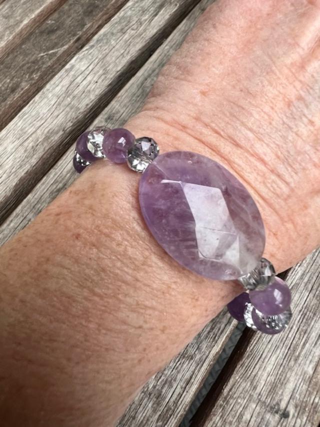 Bracelet with Amethyst and Crystals