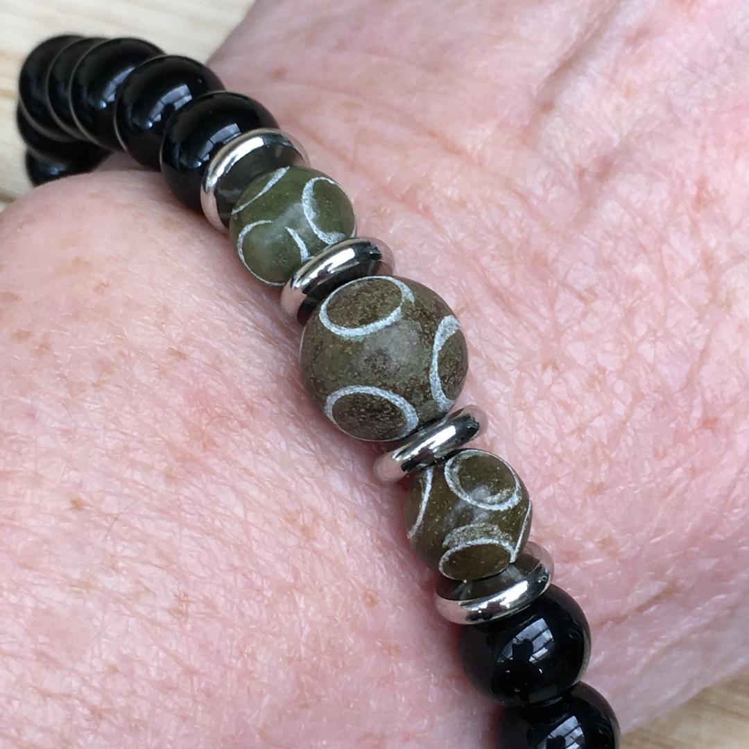 Men's Stretch Bracelet with Carved Jade
