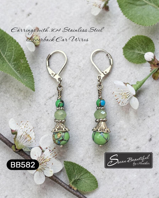 Sseau Beautiful! Tri-Colour Howlite and green crystal dangle earrings with 304 stainless steel leverback ear wires.
